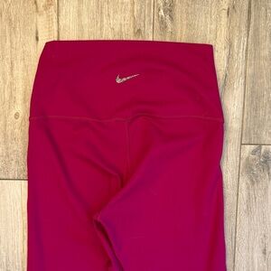 Nike Yoga Berry Leggings